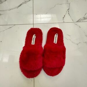Fabletics Women's Vibrant Red Plush Slippers Size 6